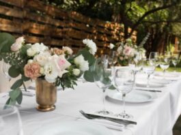 7 Tips for a Beautiful Guest Book Sign-In Wedding Table