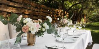 7 Tips for a Beautiful Guest Book Sign-In Wedding Table