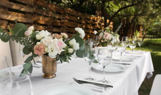 7 Tips for a Beautiful Guest Book Sign-In Wedding Table