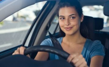 What are the Factors Causing Distractions While Driving? C1 driving course