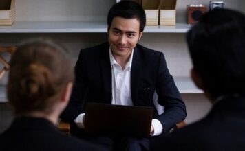 Benefits of Face-to-Face Sales business face-to-face
