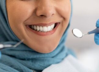 Why Choose Ceramic Veneers for a Smile Makeover? smile makeover clinic