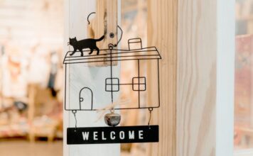6 Benefits of Keeping a Litter Box Inside Your House